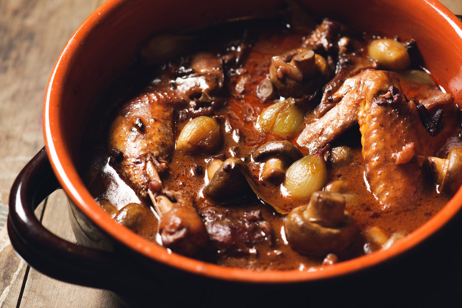COQ AU VIN mit Französischem Schwarzfederhuhn